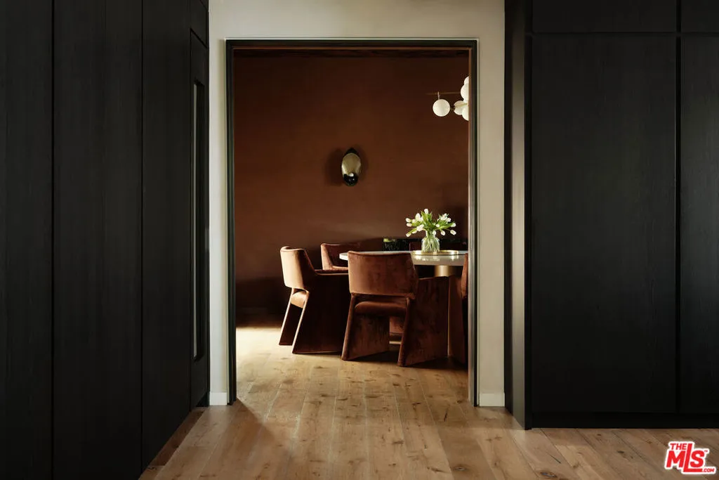 2442 Banyan Drive, Los Angeles, California 90049 home-pic-10