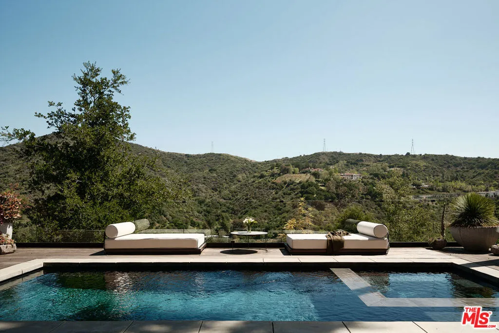 2442 Banyan Drive, Los Angeles, California 90049 home-pic-7