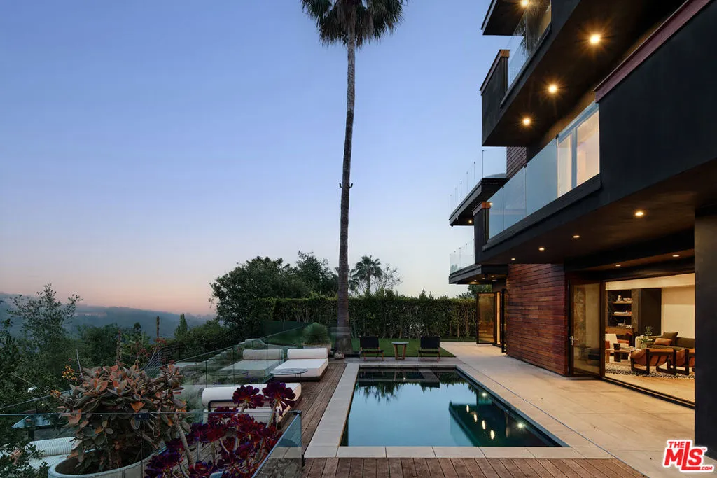 2442 Banyan Drive, Los Angeles, California 90049 home-pic-28