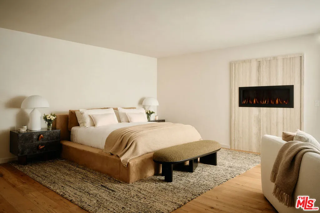 2442 Banyan Drive, Los Angeles, California 90049 home-pic-17