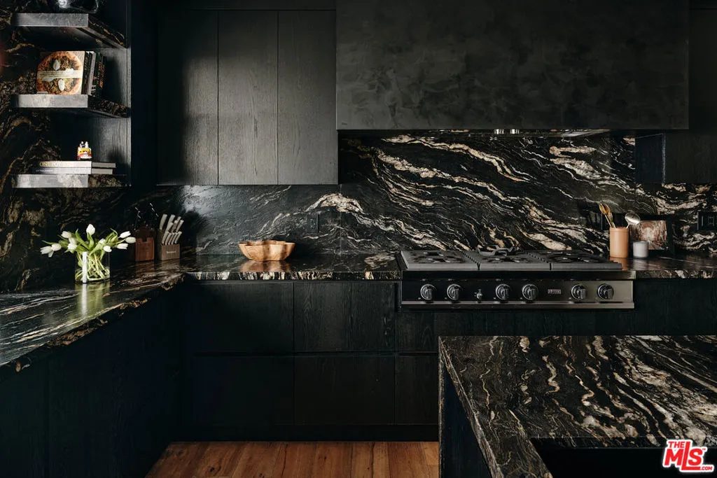 2442 Banyan Drive, Los Angeles, California 90049 home-pic-9