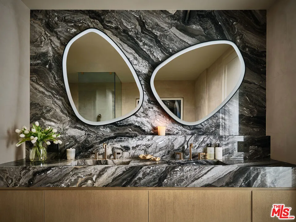 2442 Banyan Drive, Los Angeles, California 90049 home-pic-19