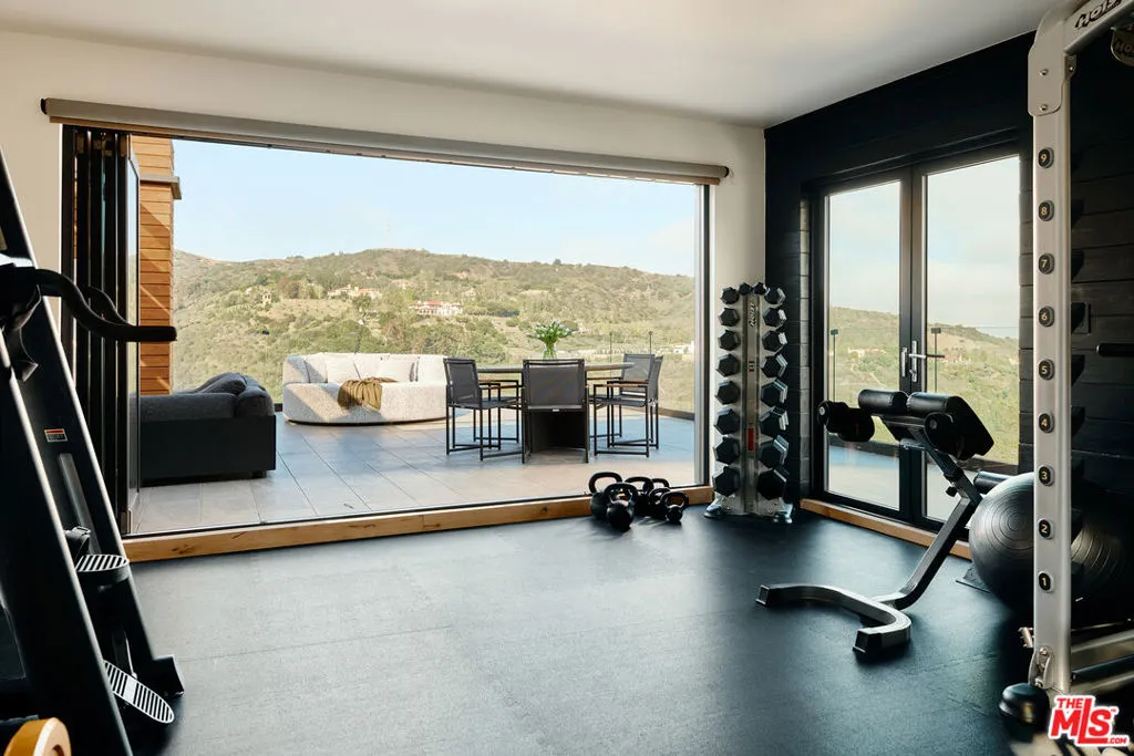 2442 Banyan Drive, Los Angeles, California 90049 home-pic-27