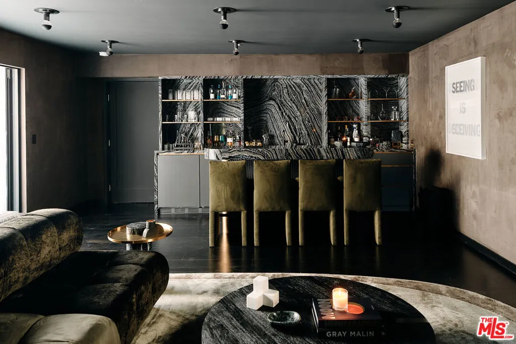 2442 Banyan Drive, Los Angeles, California 90049 home-pic-24