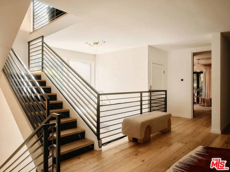 2442 Banyan Drive, Los Angeles, California 90049 home-pic-15