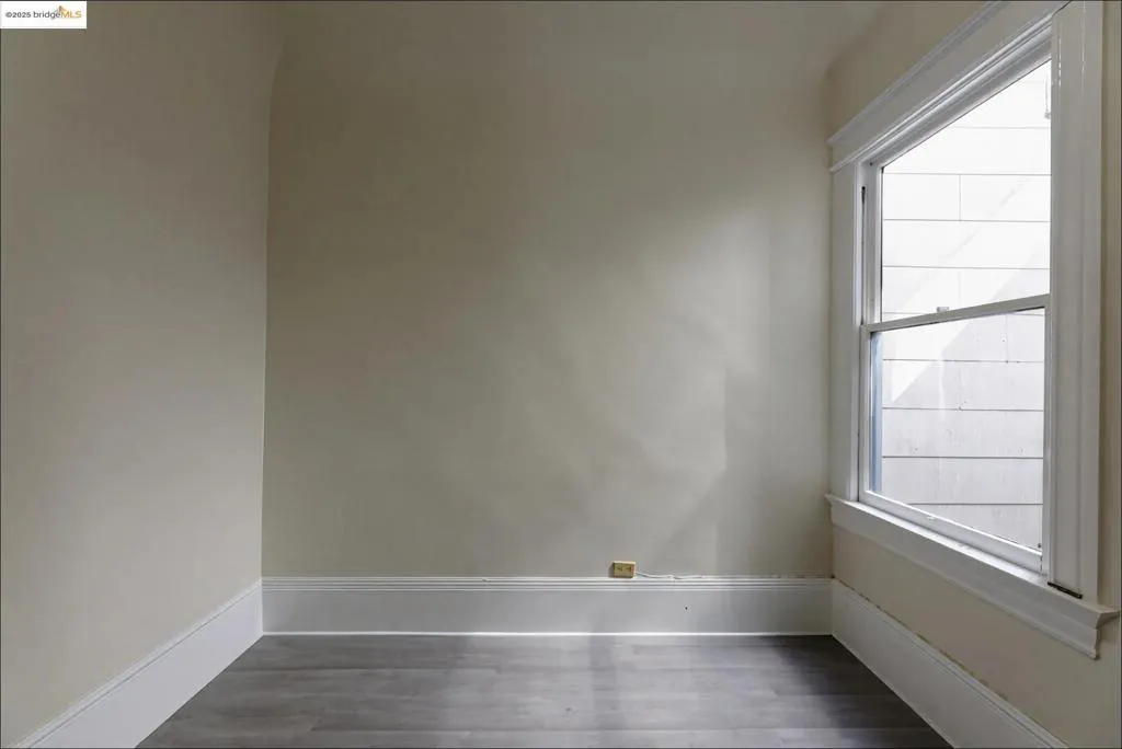 Empty second bedroom.