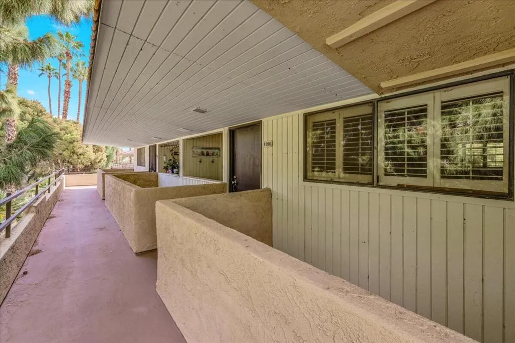 2812 N Auburn Court 206, Palm Springs, California 92262 home-pic-1