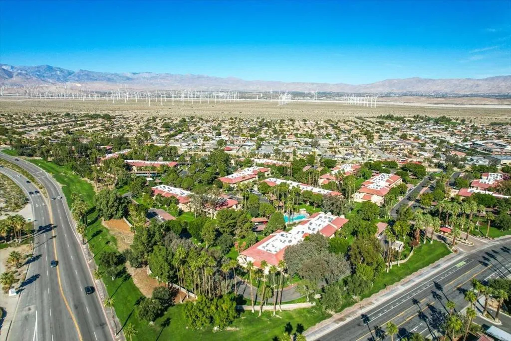 2812 N Auburn Court 206, Palm Springs, California 92262 home-pic-26