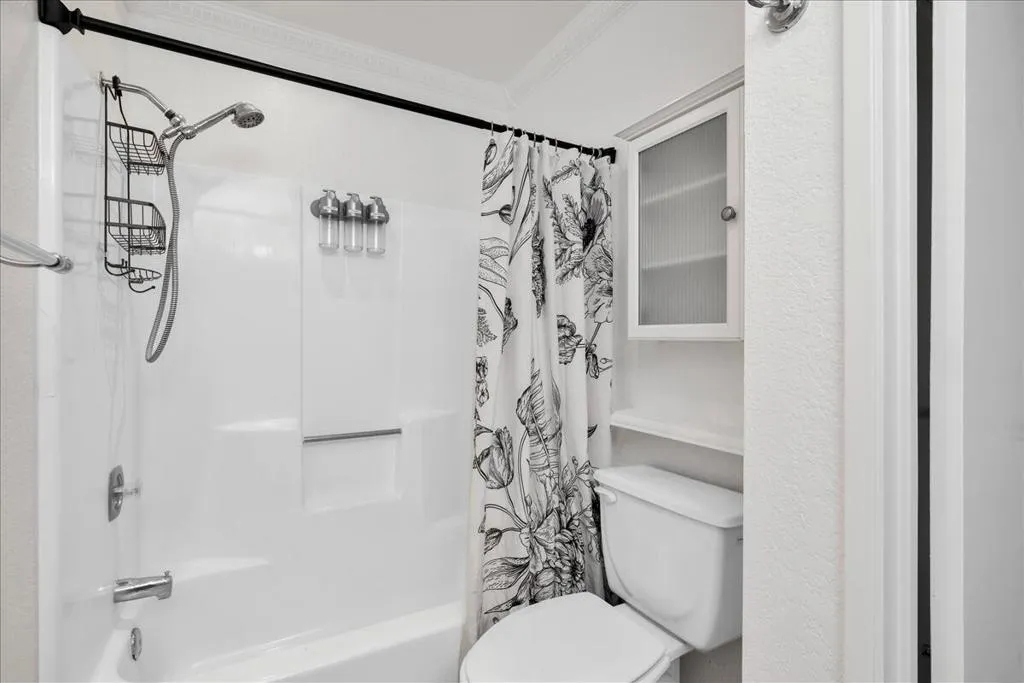 2812 N Auburn Court 206, Palm Springs, California 92262 home-pic-18
