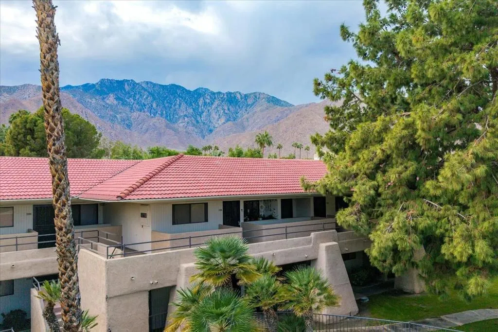 2812 N Auburn Court 206, Palm Springs, California 92262 home-pic-0