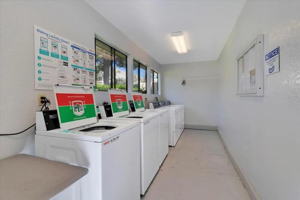 2812 N Auburn Court 206, Palm Springs, California 92262 home-pic-34