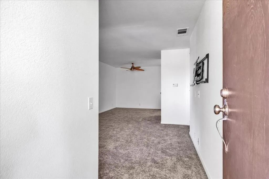 2812 N Auburn Court 206, Palm Springs, California 92262 home-pic-4