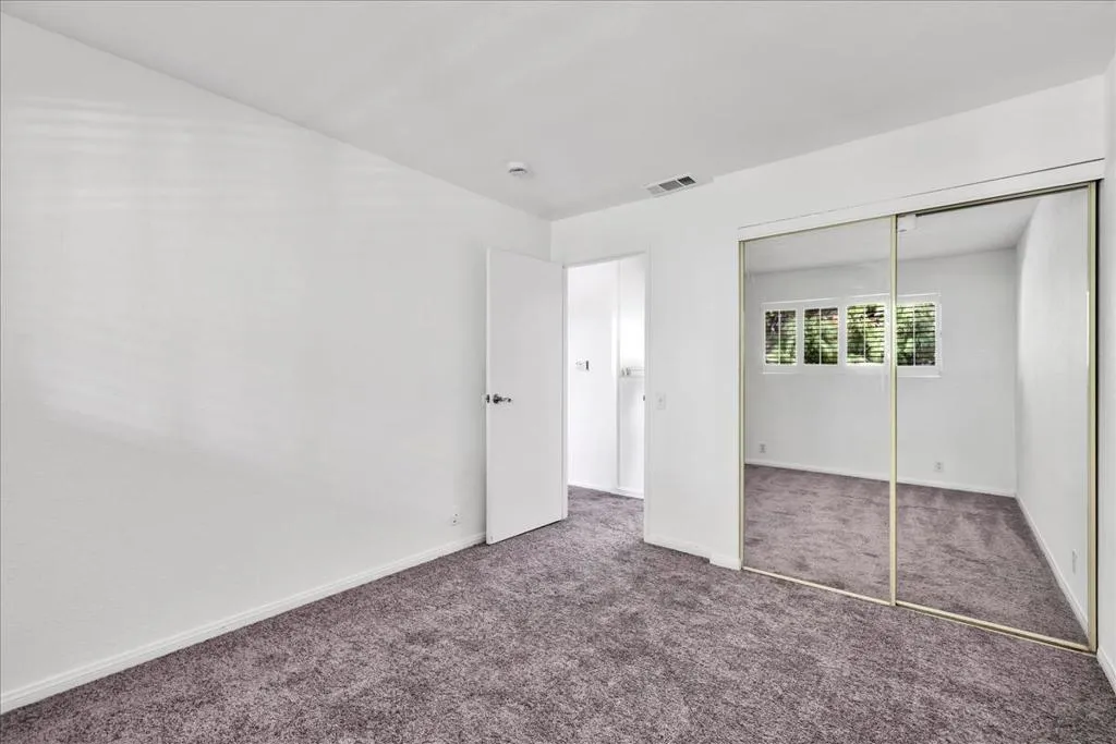 2812 N Auburn Court 206, Palm Springs, California 92262 home-pic-17