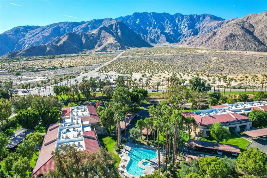 2812 N Auburn Court 206, Palm Springs, California 92262 home-pic-30