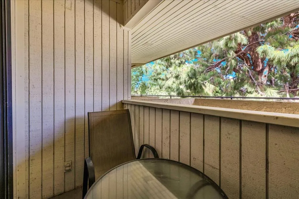 2812 N Auburn Court 206, Palm Springs, California 92262 home-pic-22