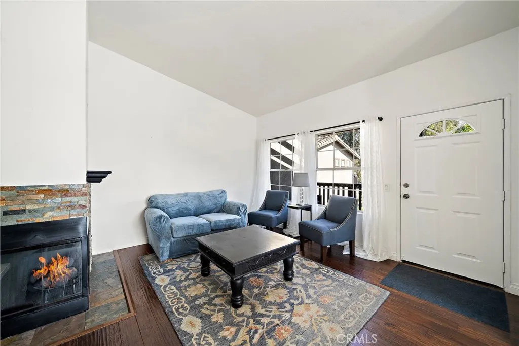 32 Via Contento, Rancho Santa Margarita, California 92688 home-pic-4