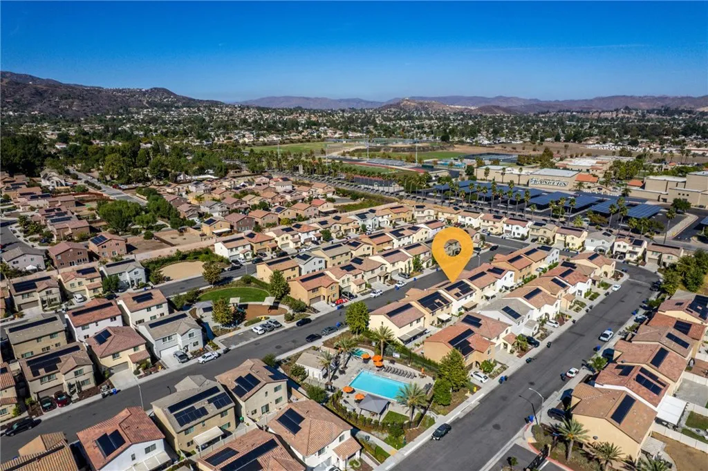 32921 Middlegate, Lake Elsinore, California 92530 home-pic-36