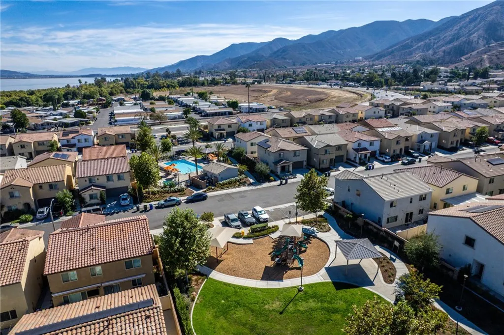 32921 Middlegate, Lake Elsinore, California 92530 home-pic-38