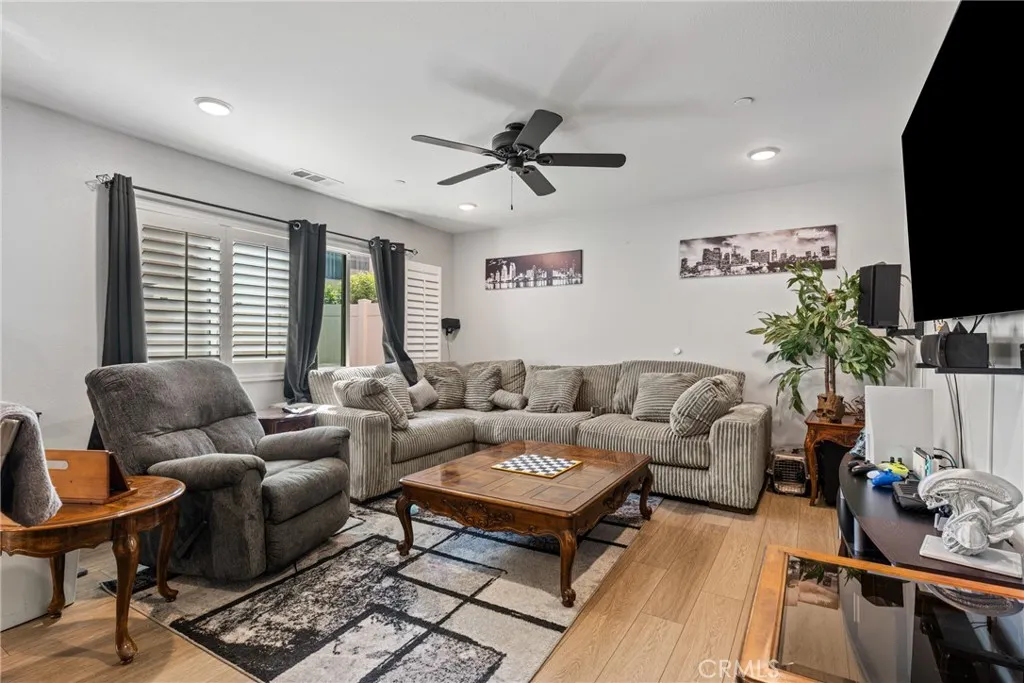 32921 Middlegate, Lake Elsinore, California 92530 home-pic-6
