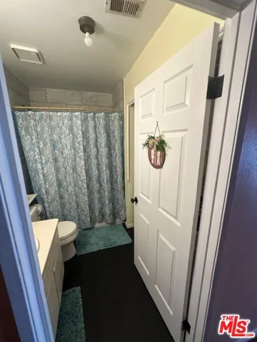 Guest Full Bathroom #1