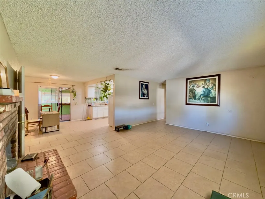 40912 168th E, Lancaster, California 93535 home-pic-1