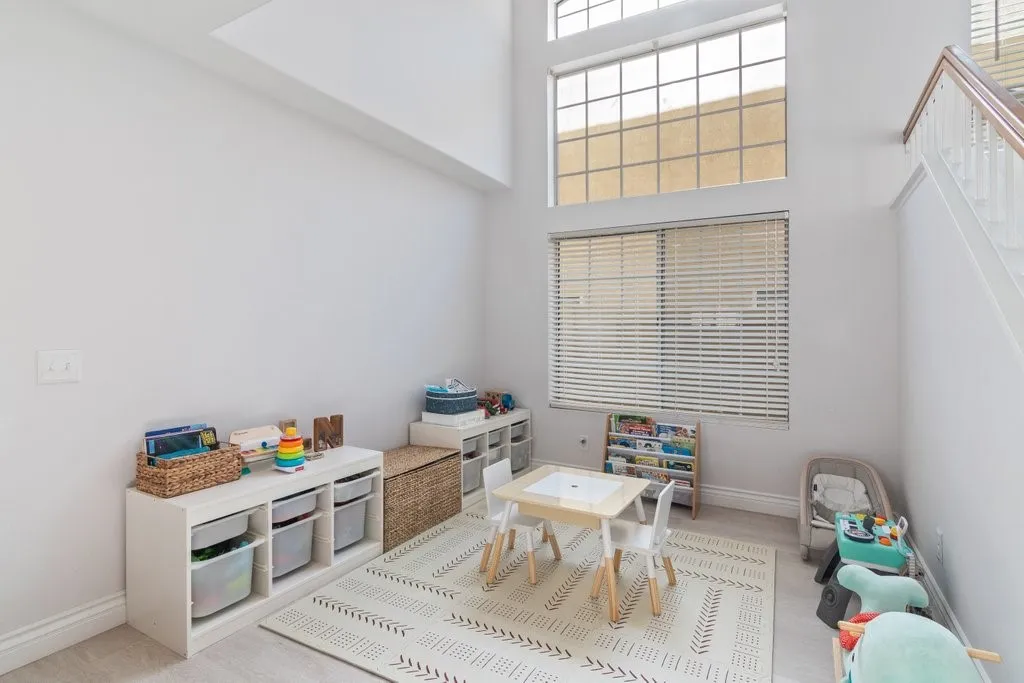 16210 Hidden Cove, Riverside, California 92503 home-pic-9