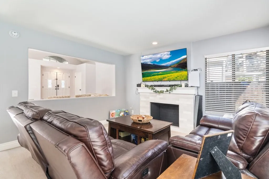 16210 Hidden Cove, Riverside, California 92503 home-pic-12