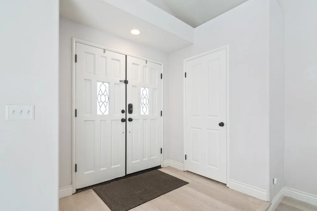 16210 Hidden Cove, Riverside, California 92503 home-pic-6