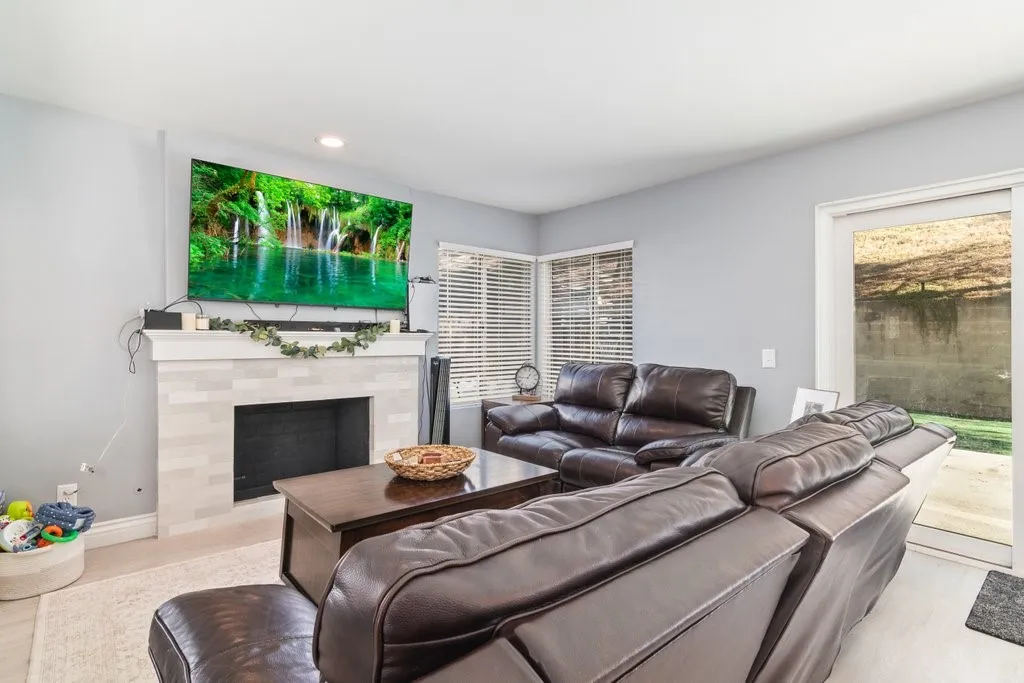 16210 Hidden Cove, Riverside, California 92503 home-pic-11