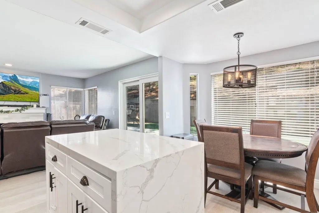 16210 Hidden Cove, Riverside, California 92503 home-pic-16