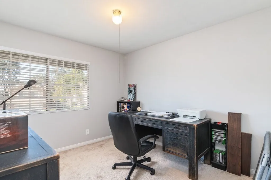 16210 Hidden Cove, Riverside, California 92503 home-pic-19