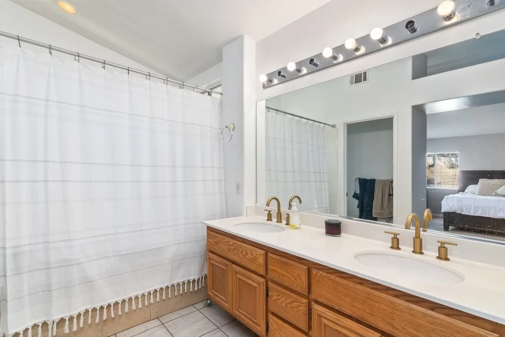 16210 Hidden Cove, Riverside, California 92503 home-pic-23
