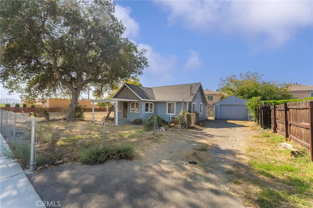 7918 Sierra, Fontana, California 92336 home-pic-3