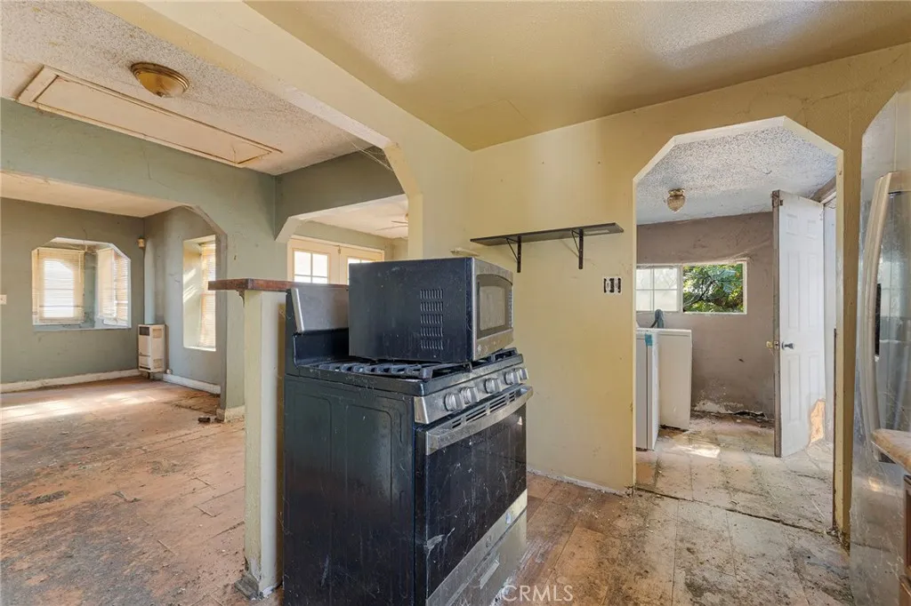 7918 Sierra, Fontana, California 92336 home-pic-13