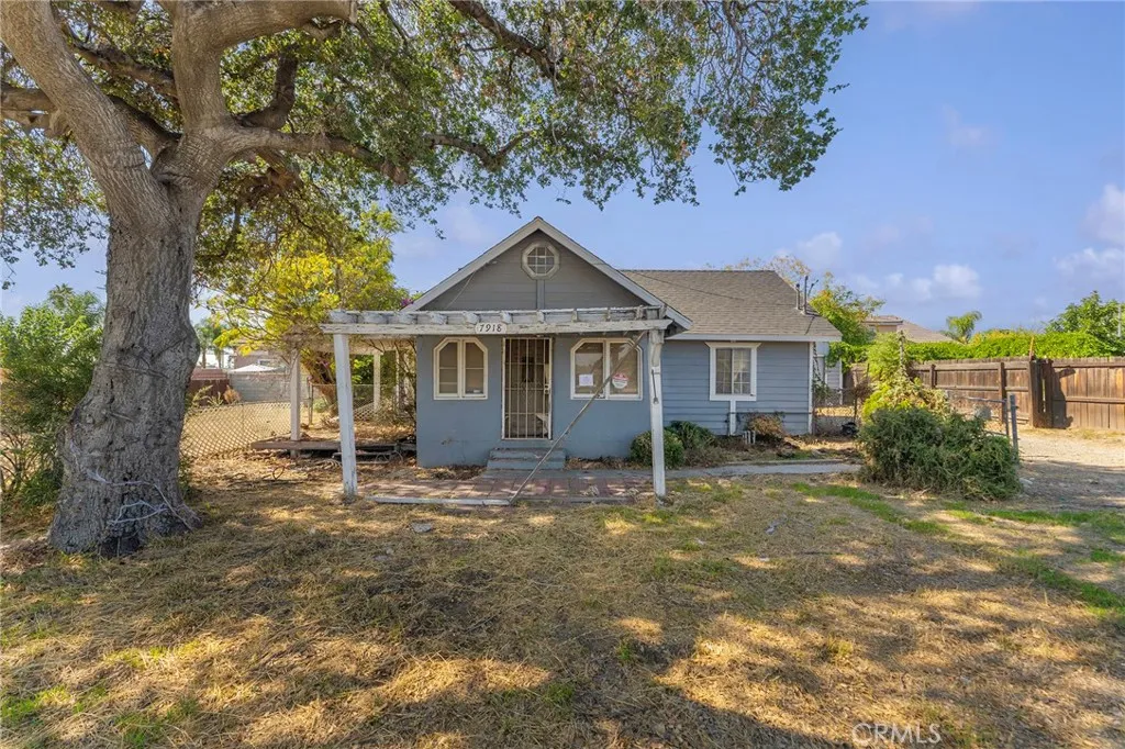 7918 Sierra, Fontana, California 92336 home-pic-1