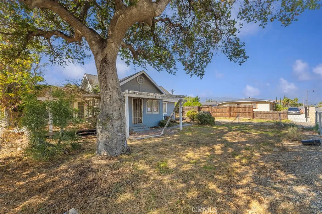 7918 Sierra, Fontana, California 92336 home-pic-2