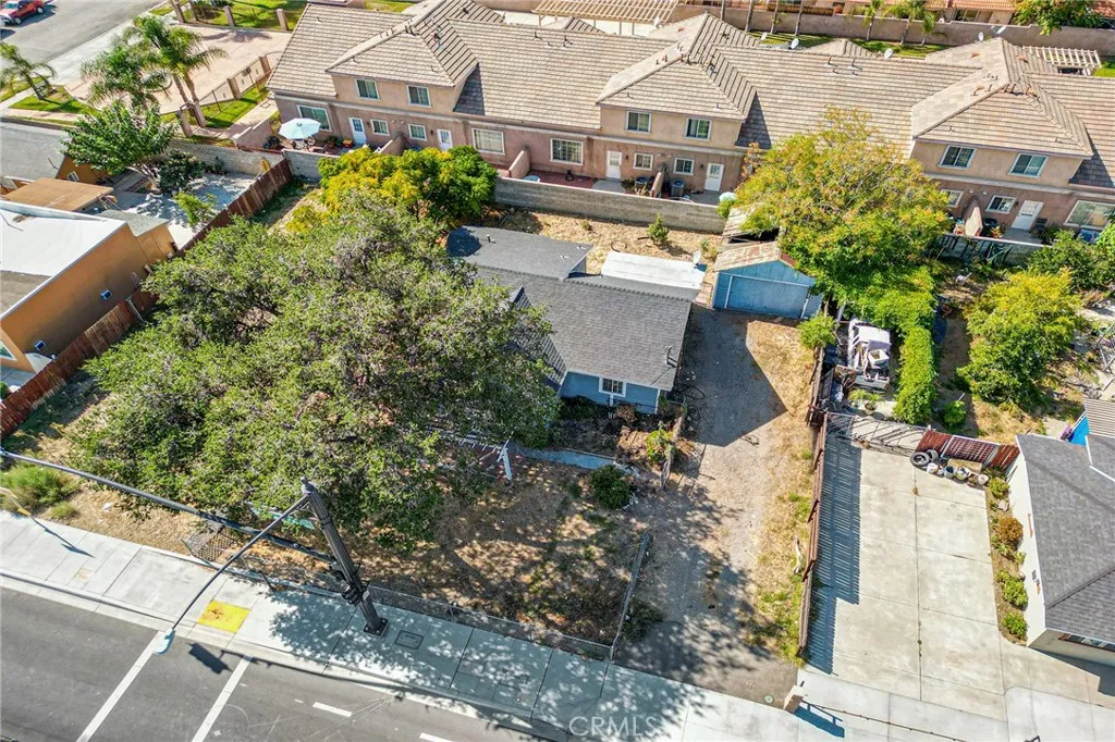 7918 Sierra, Fontana, California 92336 home-pic-20
