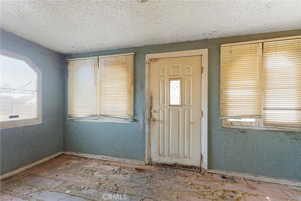 7918 Sierra, Fontana, California 92336 home-pic-6