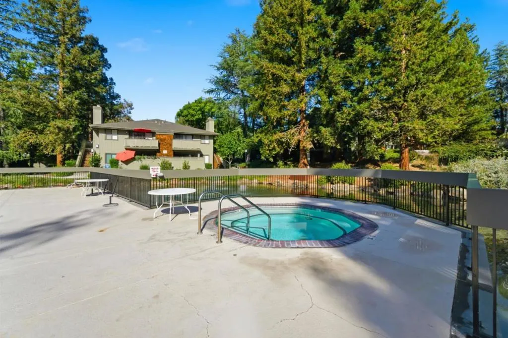 1913 La Terrace Circle, San Jose, California 95123 home-pic-24