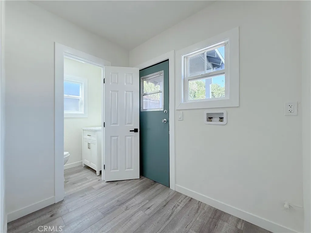 923 E 98th Street, Los Angeles, California 90002 home-pic-13