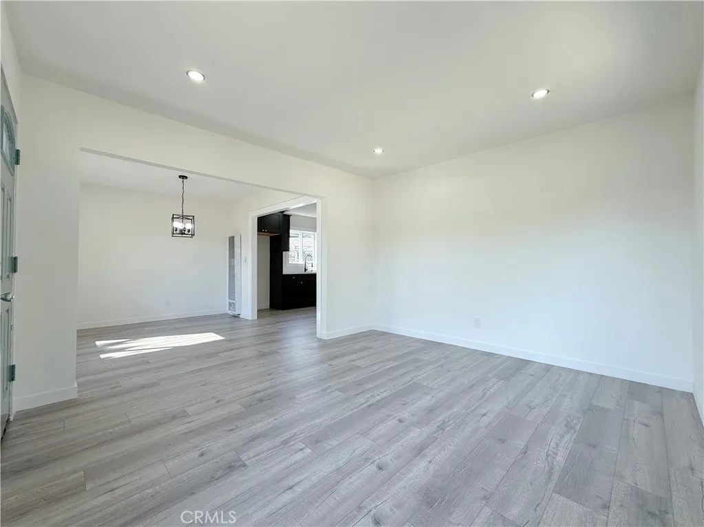 923 E 98th Street, Los Angeles, California 90002 home-pic-7