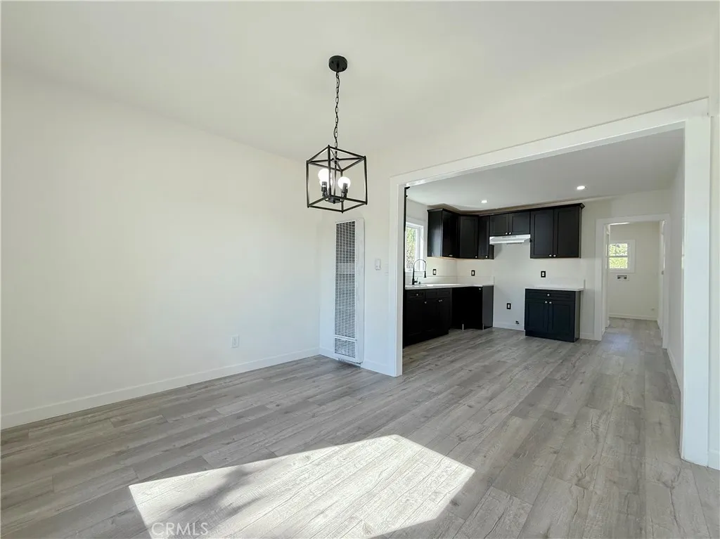 923 E 98th Street, Los Angeles, California 90002 home-pic-9
