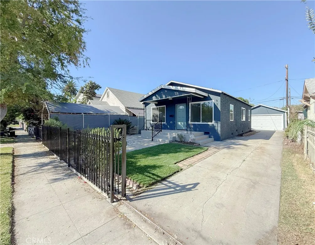 923 E 98th Street, Los Angeles, California 90002 home-pic-1