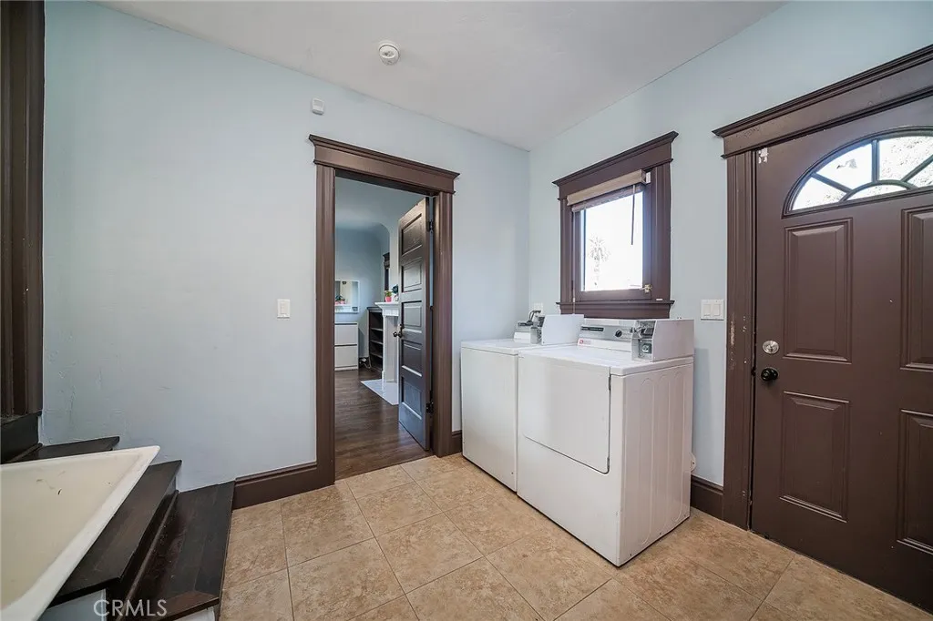 2109 Toberman Street, Los Angeles, California 90007 home-pic-8