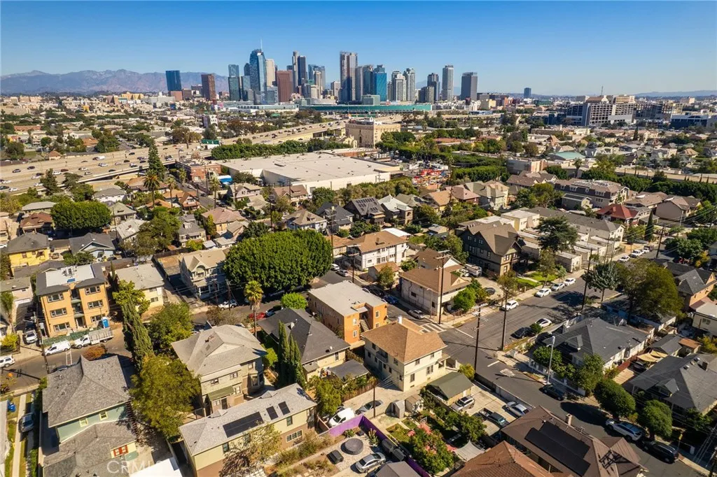 2109 Toberman Street, Los Angeles, California 90007 home-pic-25