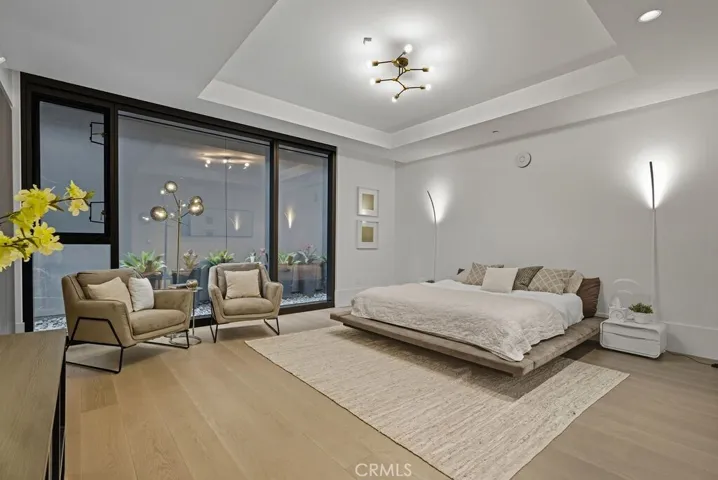 Spacious Main bedroom