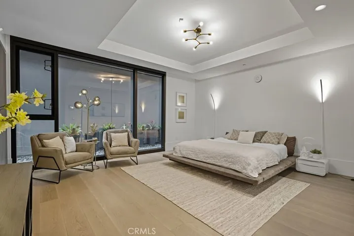 Spacious Main bedroom