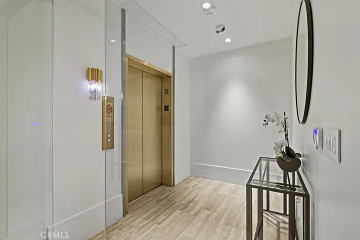 Private Elevator & Foyer