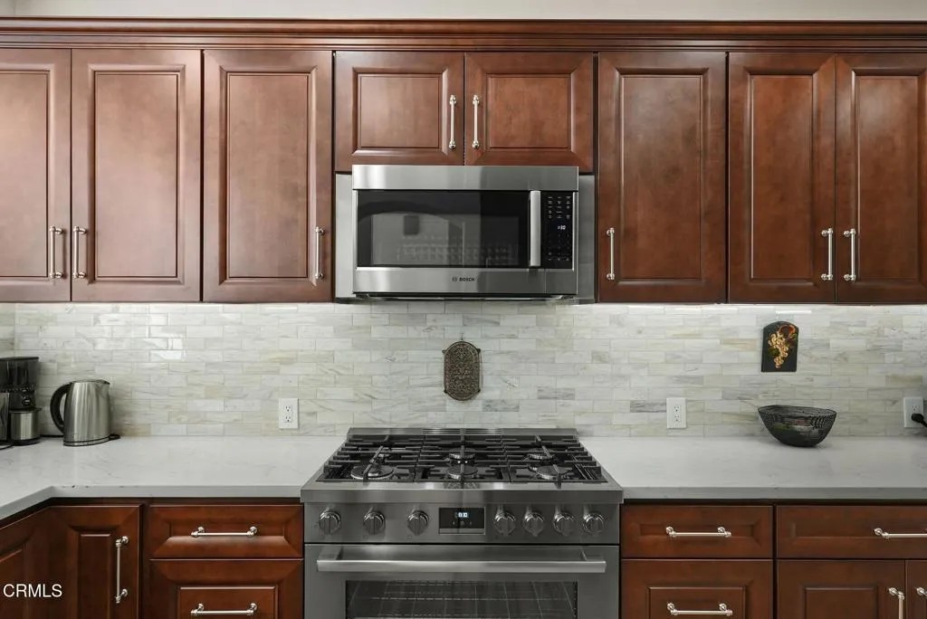 596 Fenwick Way C, Simi Valley, California 93065 home-pic-13