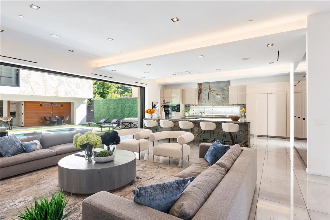 816 N Sycamore, Los Angeles, California 90038 home-pic-7